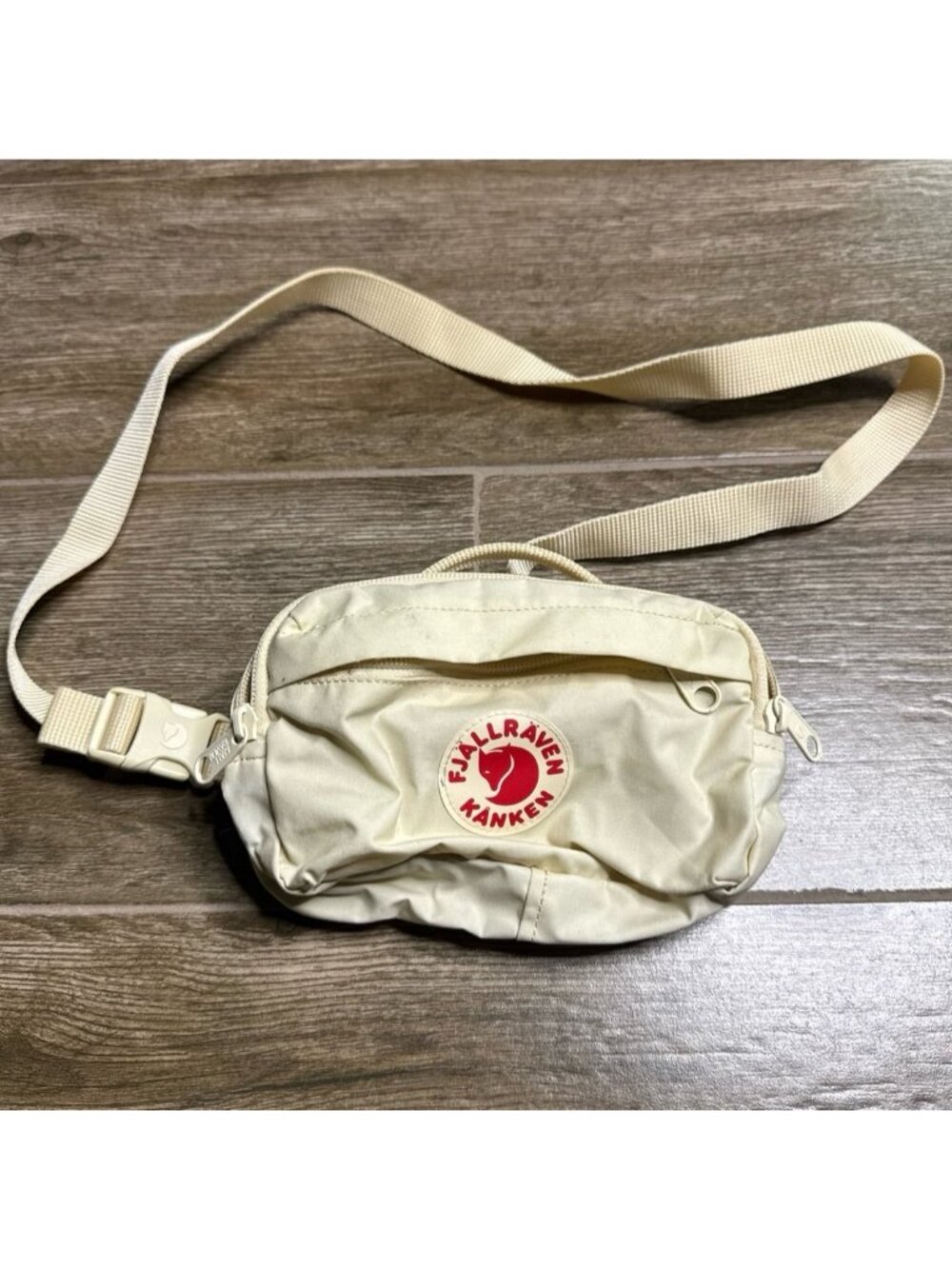 Fjallraven Kanken Hip Pack Waist Bag, Lightweight Fanny Pack Crossbody